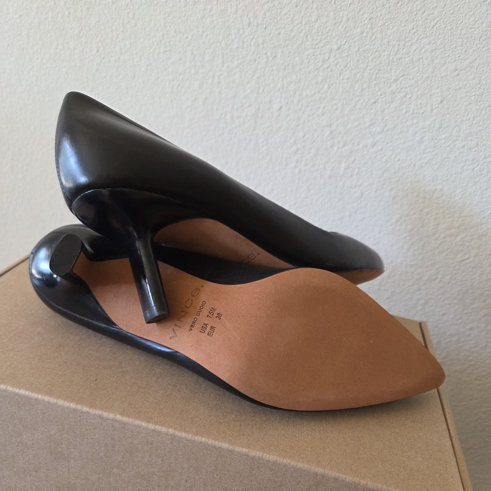 Vince Paris Black Heels - Picture 3 of 4